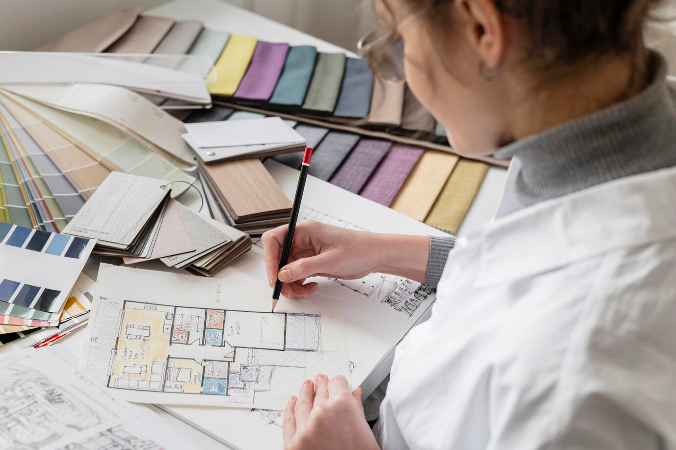 cerrar proyecto dibujo mujer 23 2148903474